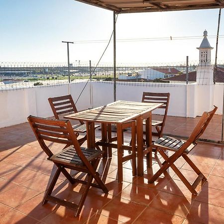 Blife Marya Private Rooms - Airport Stay Faro Luaran gambar