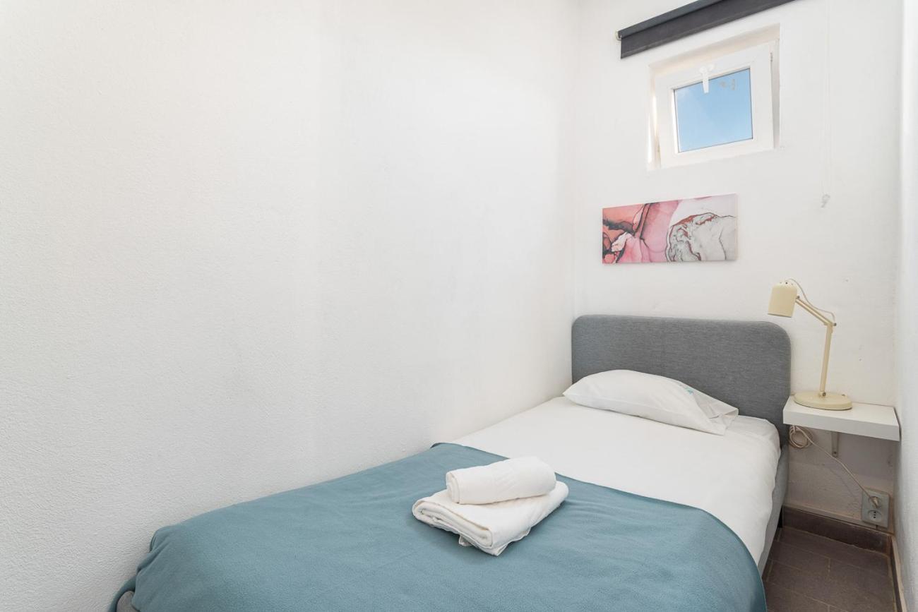 Blife Marya Private Rooms - Airport Stay Faro Luaran gambar
